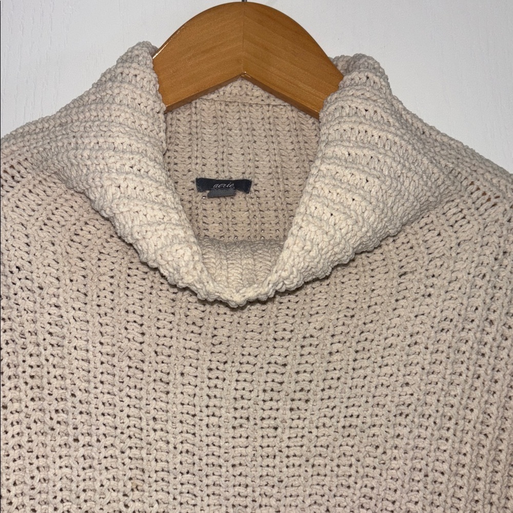 Aerie chunky knit turtleneck sweater in an off-white or cream color wise small - Picture 5 of 7